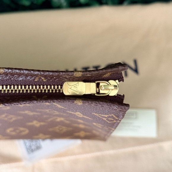 Louis Vuitton Brown Monogram Toiletry 26 Pouch - Picture 5 of 9